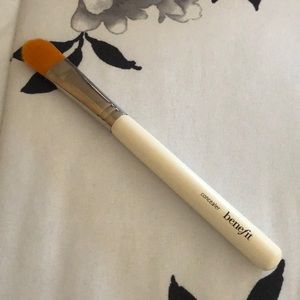 Benefit Cosmetics Concealer Brush